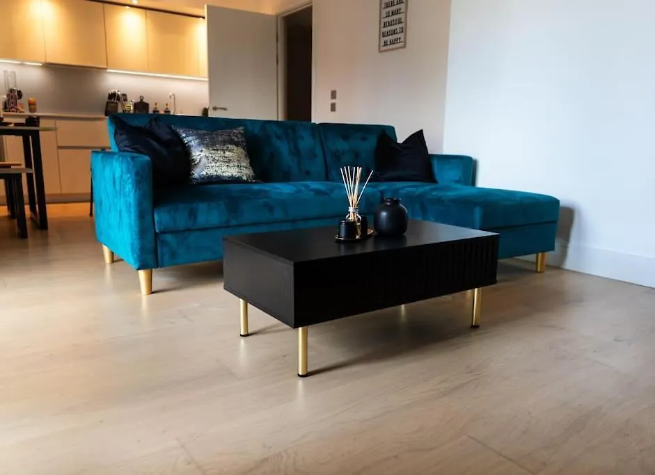 Apartment Runway Retreat, Close To London Heathrow West Drayton  United Kingdom