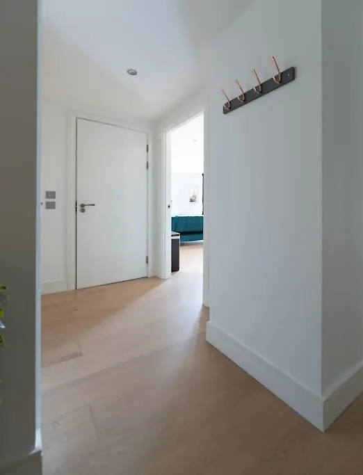 Apartment Runway Retreat, Close To London Heathrow West Drayton  United Kingdom